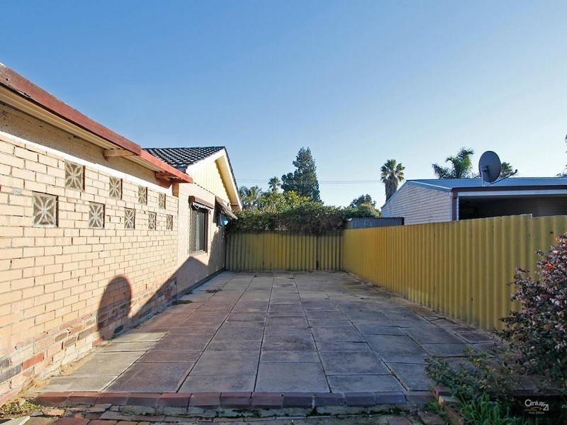 5 Amanda Drive, Camillo WA 6111