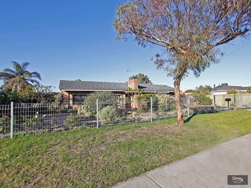 5 Amanda Drive, Camillo WA 6111