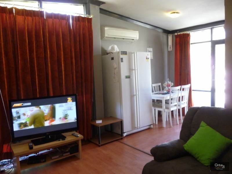 11 Ward Crescent, Kelmscott WA 6111