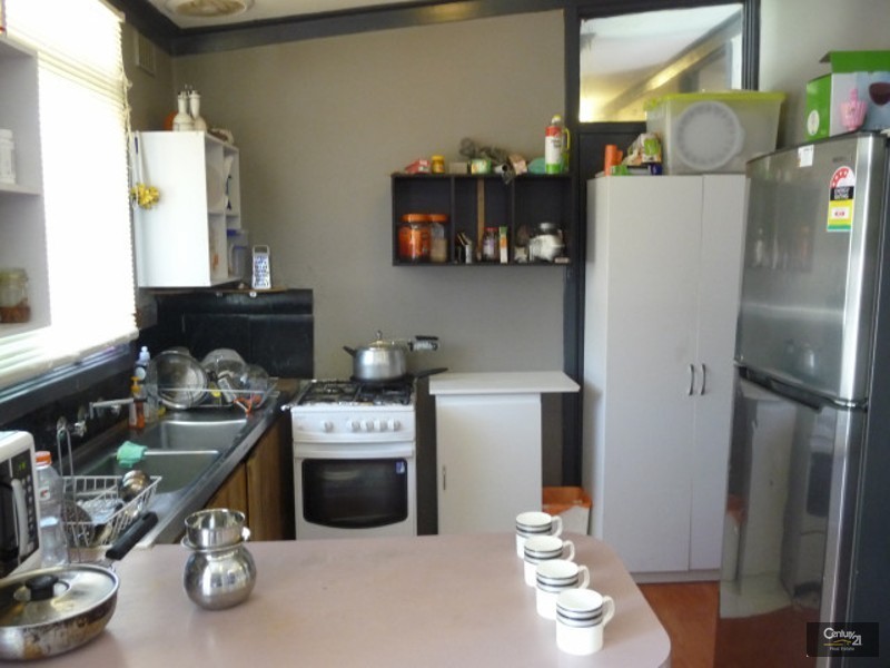 11 Ward Crescent, Kelmscott WA 6111