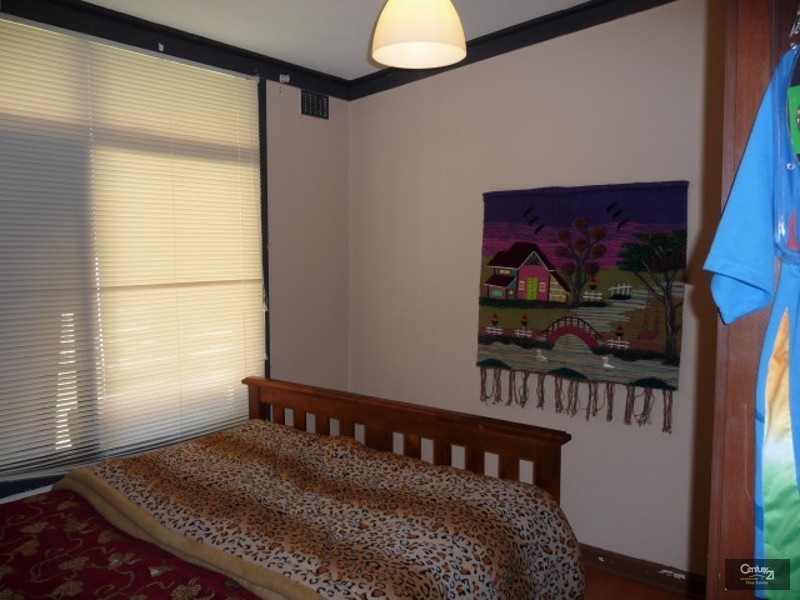 11 Ward Crescent, Kelmscott WA 6111