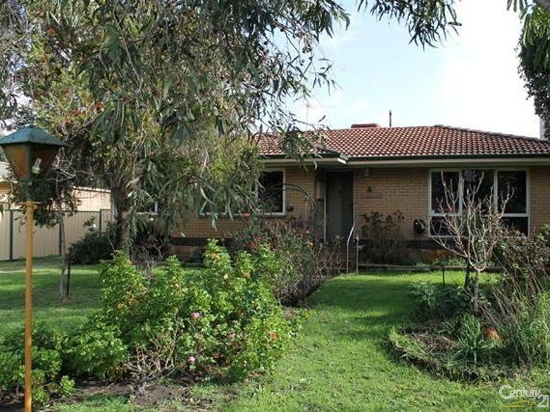 225 Eudoria Street, Gosnells WA 6110