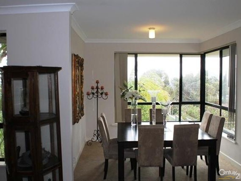 26 Carrick, Mount Richon WA 6112