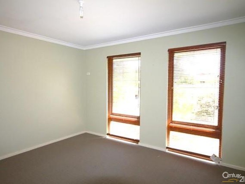1 Tara Way, Kelmscott WA 6111