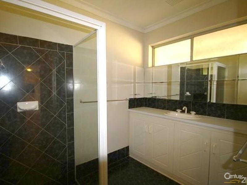 1 Tara Way, Kelmscott WA 6111
