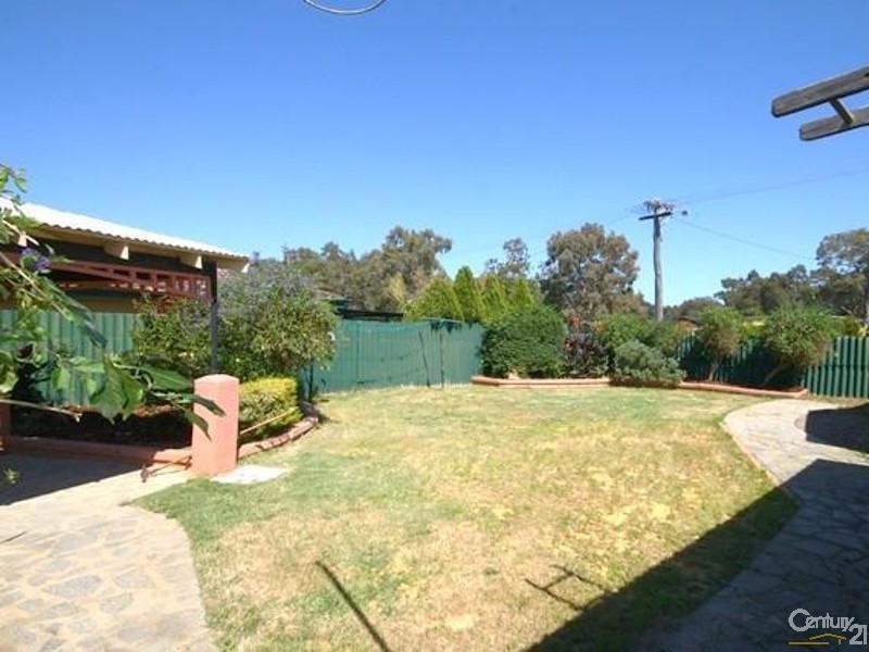 1 Tara Way, Kelmscott WA 6111