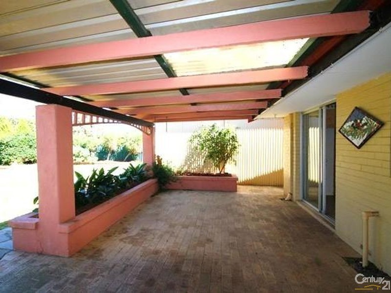 1 Tara Way, Kelmscott WA 6111