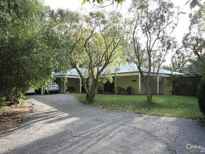 132 McNeil Road, Champion Lakes WA 6111