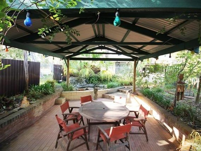 132 McNeil Road, Champion Lakes WA 6111