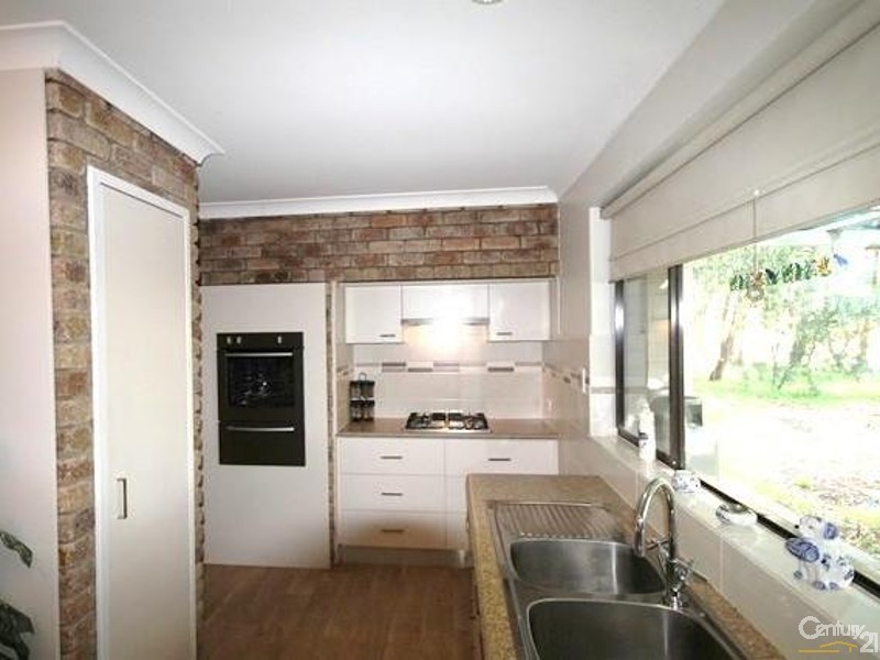 132 McNeil Road, Champion Lakes WA 6111