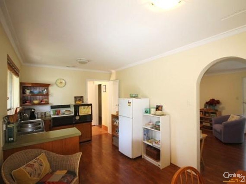 13 Carawatha Avenue, Mount Nasura WA 6112