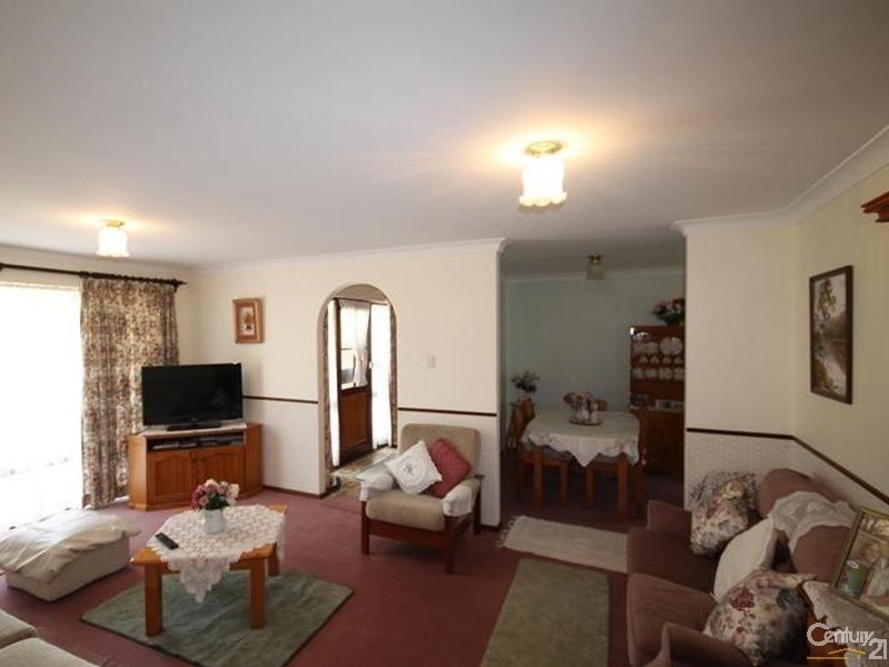 15 Sherbourne Way, Armadale WA 6112