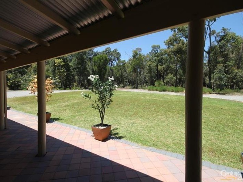 3 Stevens Road, Bedfordale WA 6112