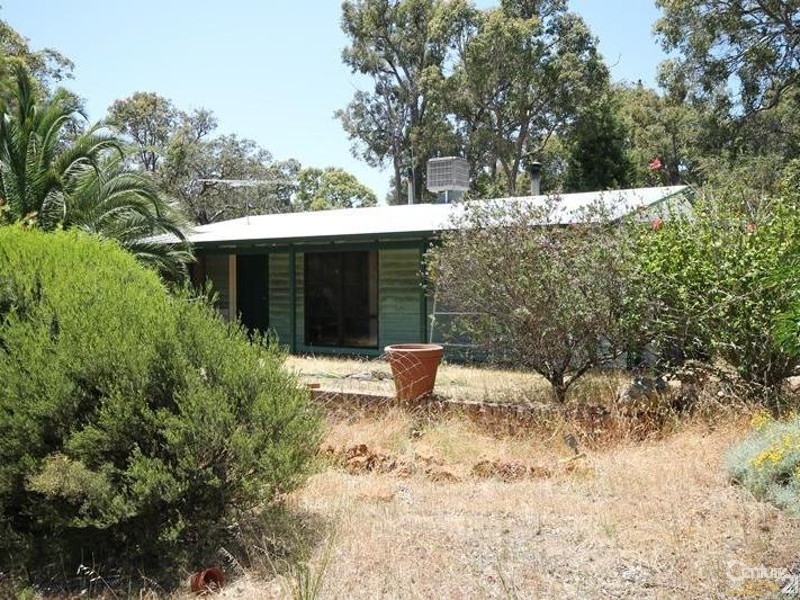 3 Stevens Road, Bedfordale WA 6112