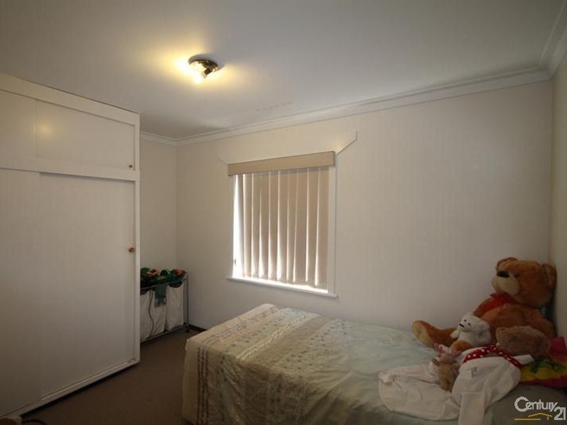 9 Reeves Court, Kelmscott WA 6111