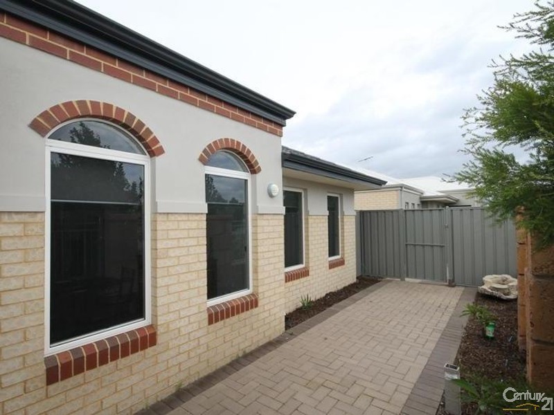 6c Bluestone Loop, Piara Waters WA 6112