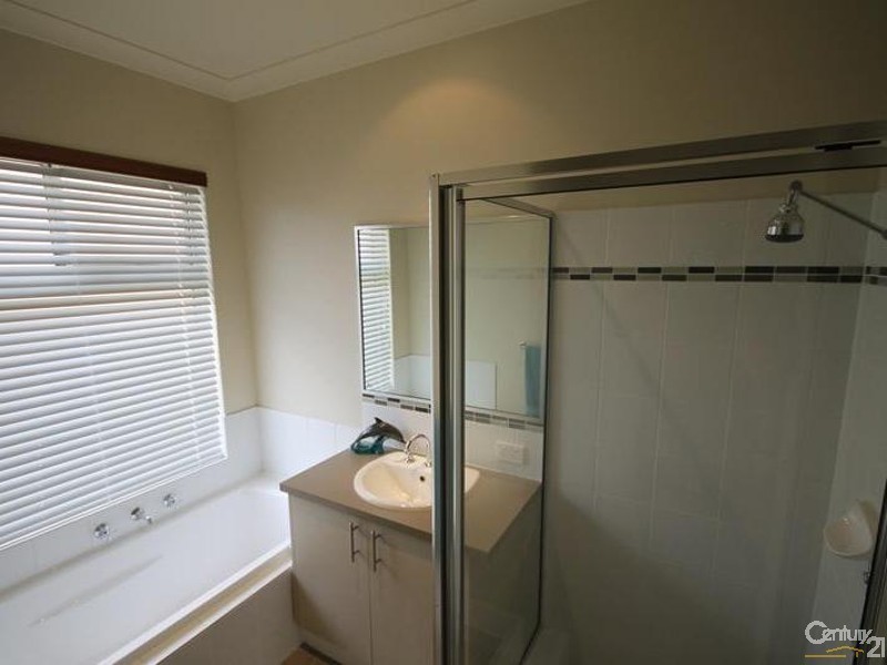 6c Bluestone Loop, Piara Waters WA 6112