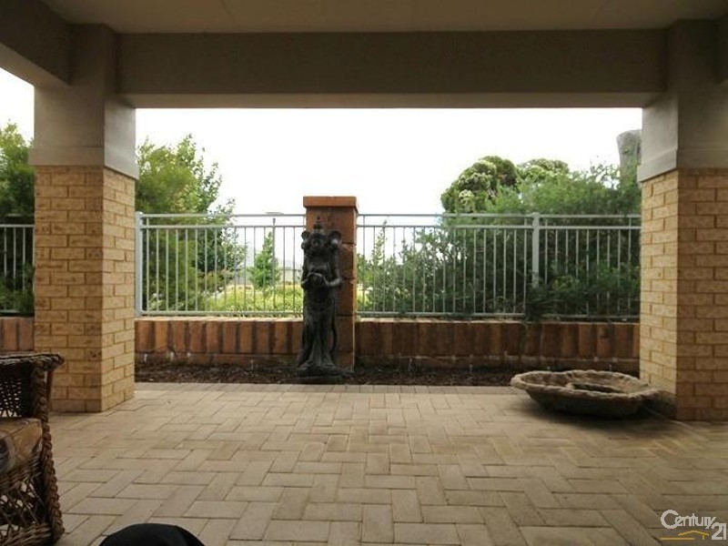 6c Bluestone Loop, Piara Waters WA 6112