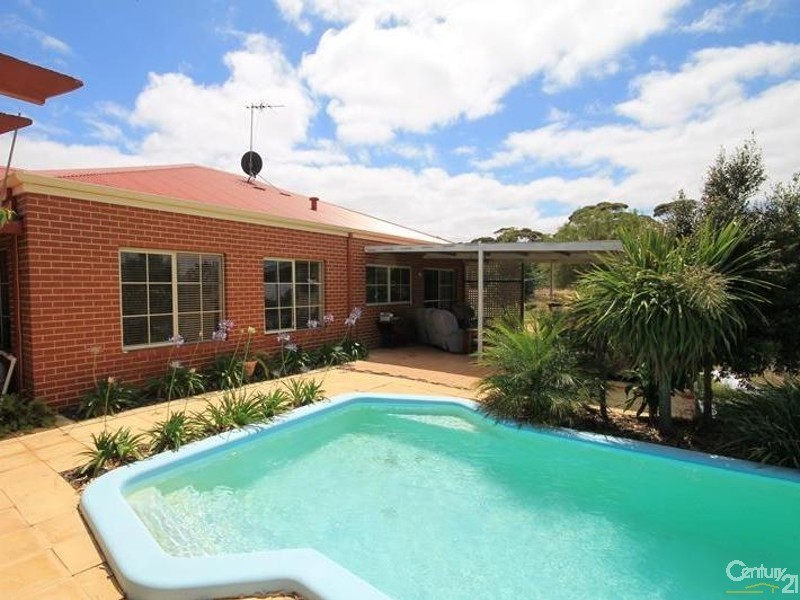 31 Highbury Road West, Narrogin WA 6312