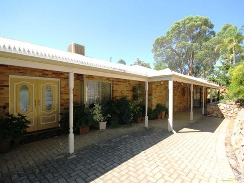 12 Rushton Terrace, Mount Nasura WA 6112