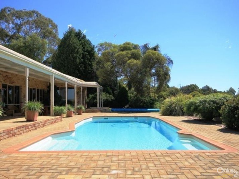 12 Rushton Terrace, Mount Nasura WA 6112