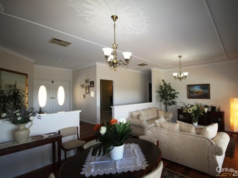 12 Rushton Terrace, Mount Nasura WA 6112