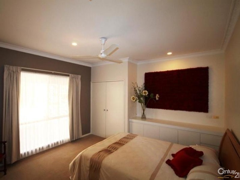 12 Rushton Terrace, Mount Nasura WA 6112