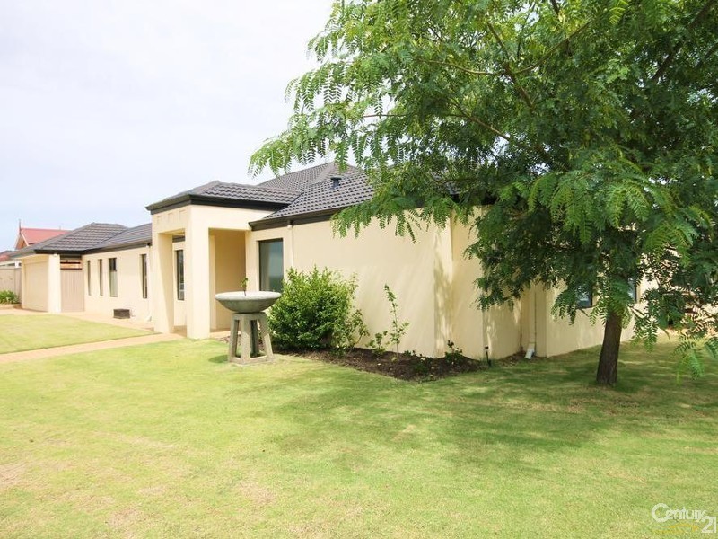 1 Waterview Parade, Southern River WA 6110