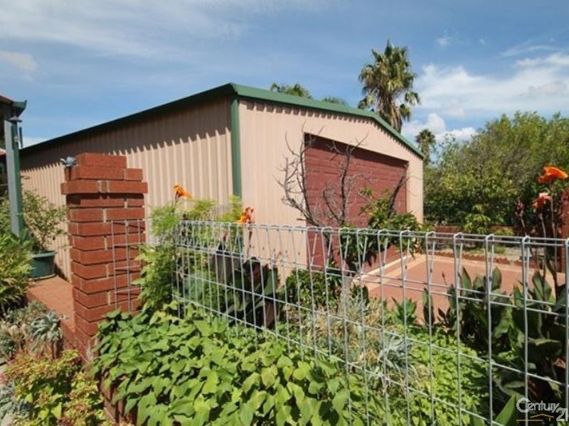 5 Briggs Place, Armadale WA 6112