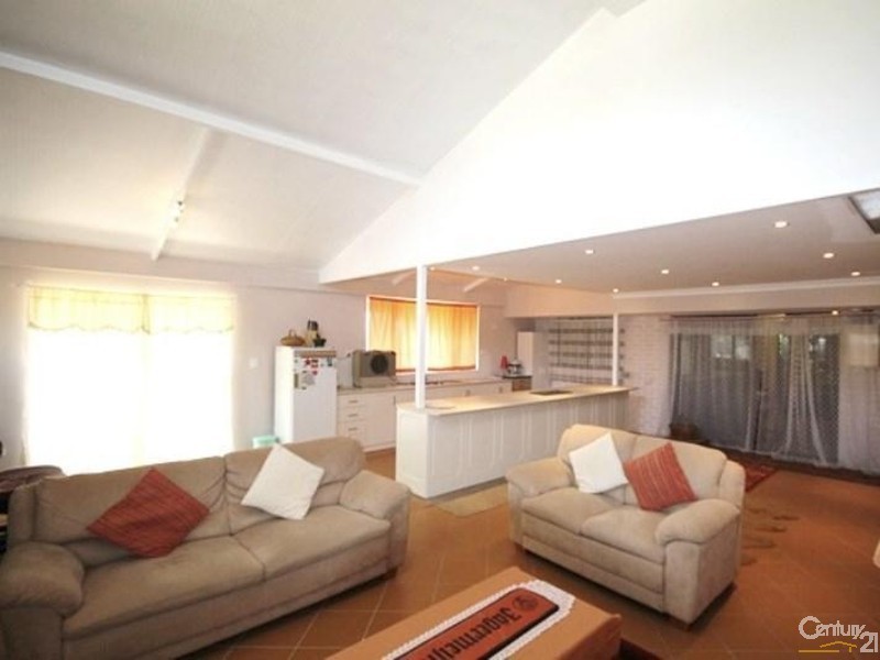 5 Briggs Place, Armadale WA 6112