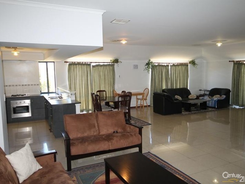 91 Seville Drive, Seville Grove WA 6112