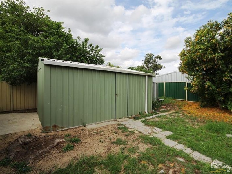 24  Neilson Avenue, Armadale WA 6112