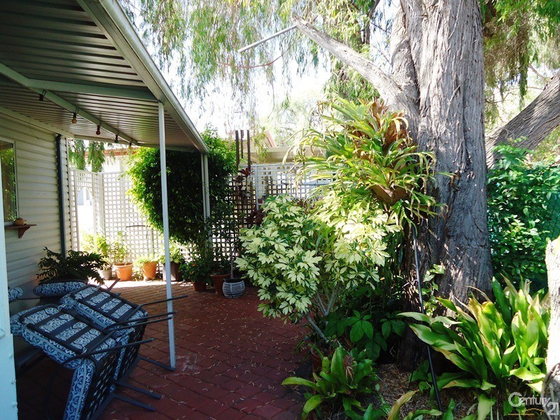 112 37 Fisher Street, Rockingham WA 6168