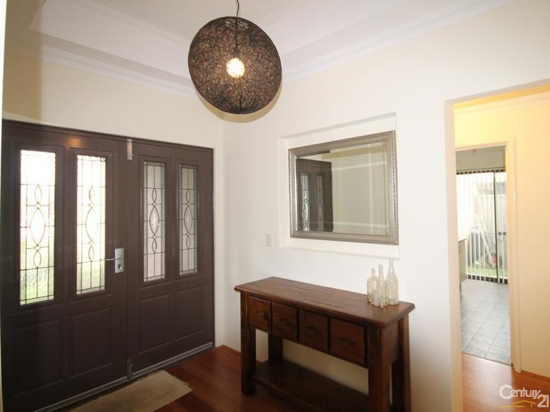 6 Westville Mews, Piara Waters WA 6112