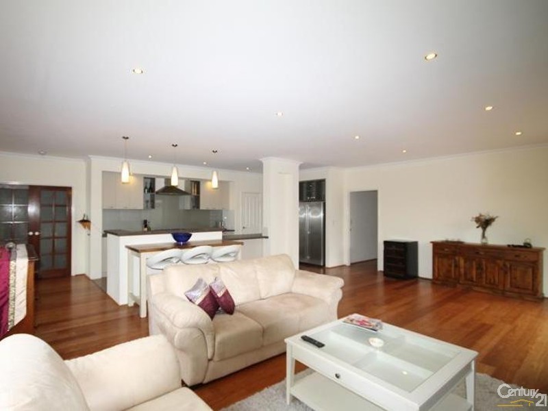 6 Westville Mews, Piara Waters WA 6112