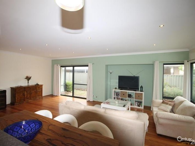 6 Westville Mews, Piara Waters WA 6112