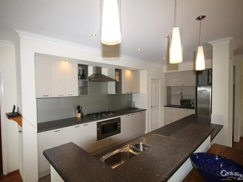 6 Westville Mews, Piara Waters WA 6112