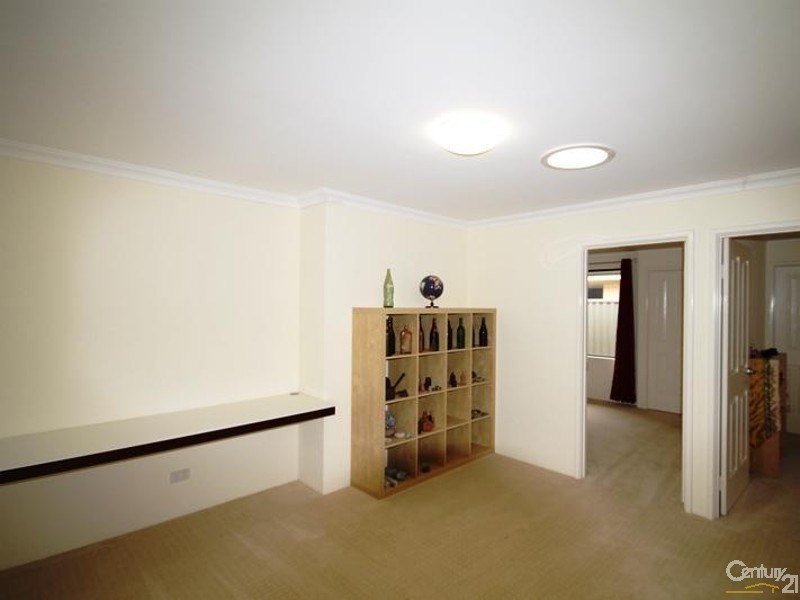 6 Westville Mews, Piara Waters WA 6112