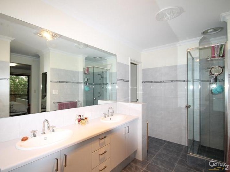 6 Westville Mews, Piara Waters WA 6112