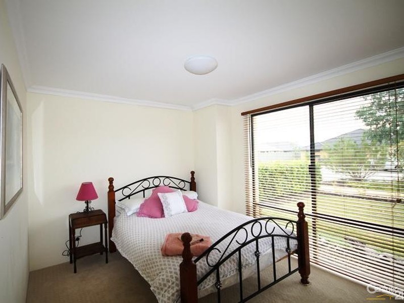 6 Westville Mews, Piara Waters WA 6112