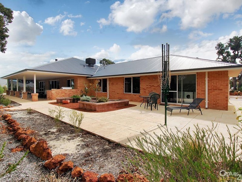 7 Vellender Road, Bedfordale WA 6112