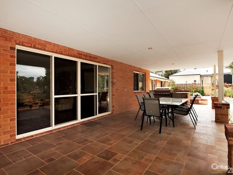 7 Vellender Road, Bedfordale WA 6112