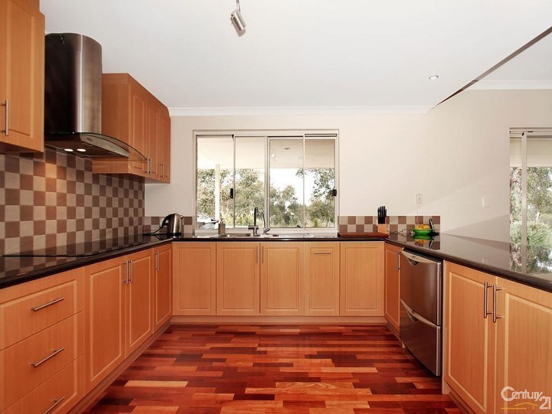 7 Vellender Road, Bedfordale WA 6112