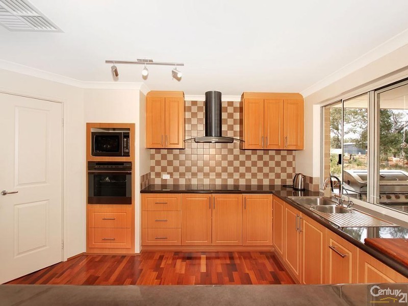 7 Vellender Road, Bedfordale WA 6112