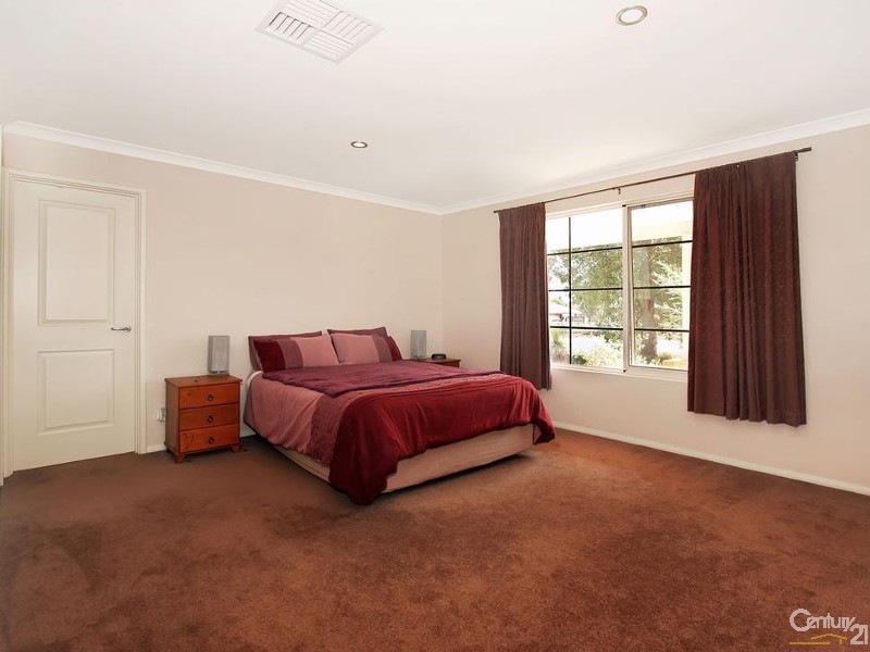 7 Vellender Road, Bedfordale WA 6112