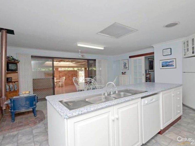 255 Maree Close, Byford WA 6122