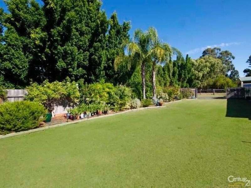 255 Maree Close, Byford WA 6122