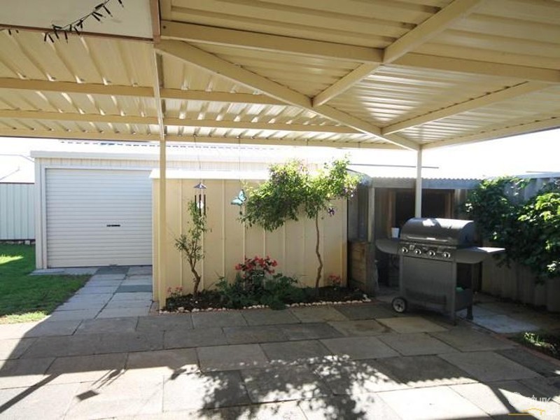 37 Chisholm Circle, Seville Grove WA 6112