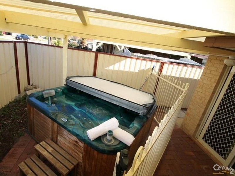 37 Chisholm Circle, Seville Grove WA 6112