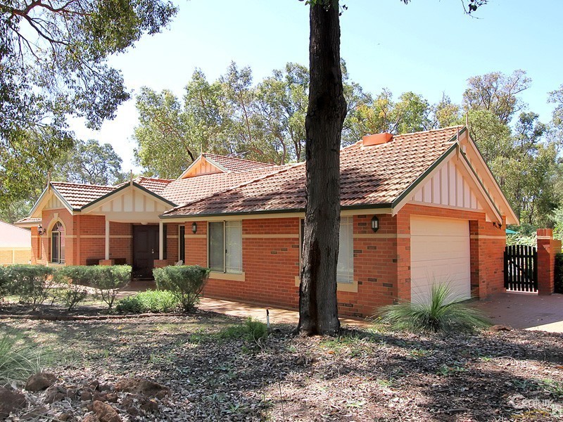 2 Sanctuary Court, Roleystone WA 6111